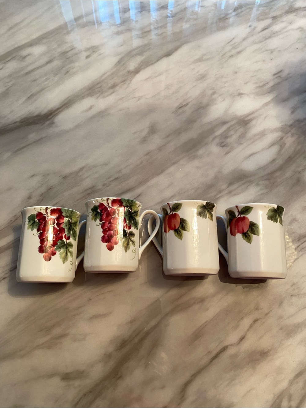 Royal Doulton Everyday 1994 Vintage Grape mugs  set Of 4 . Made in England.